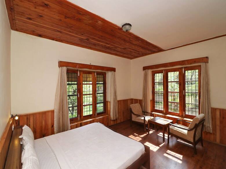 Oyo 13694 Home Elegant 2bhk Cottage Mall Road