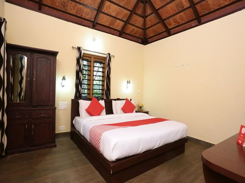 Oyo 10484 Hotel Coffee County Retreat