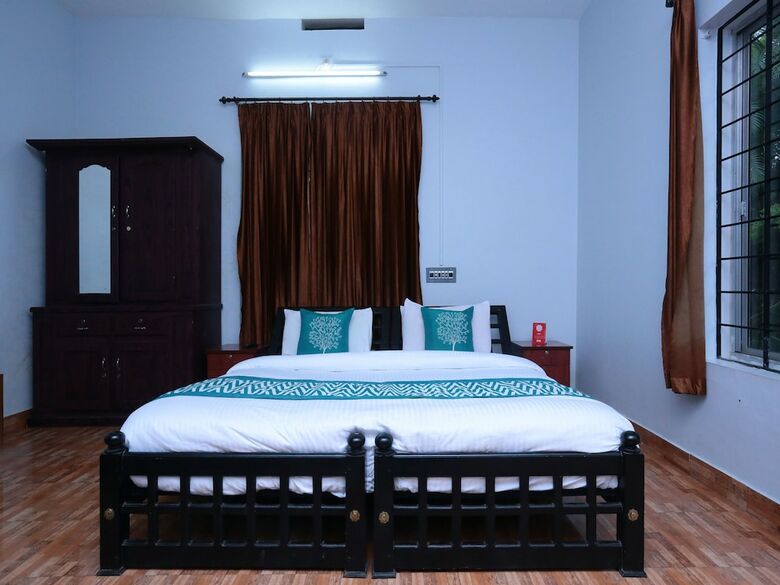 Oyo 10484 Hotel Coffee County Retreat