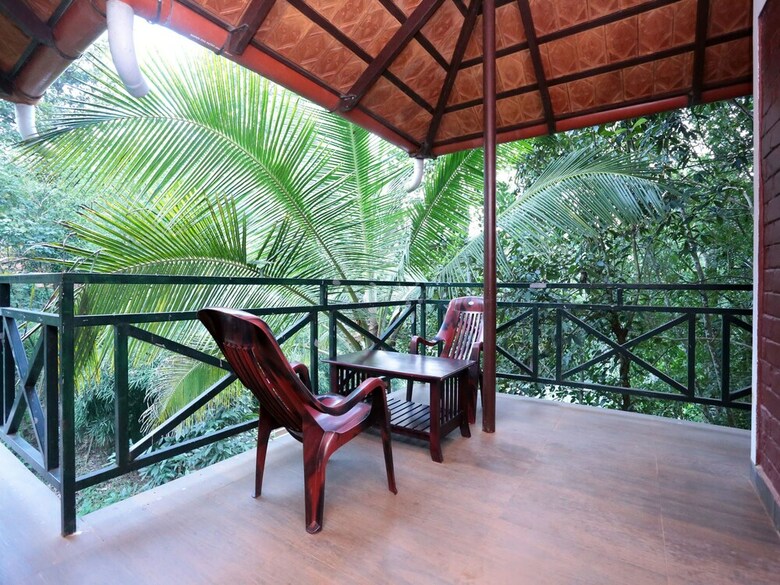 Oyo 10484 Hotel Coffee County Retreat