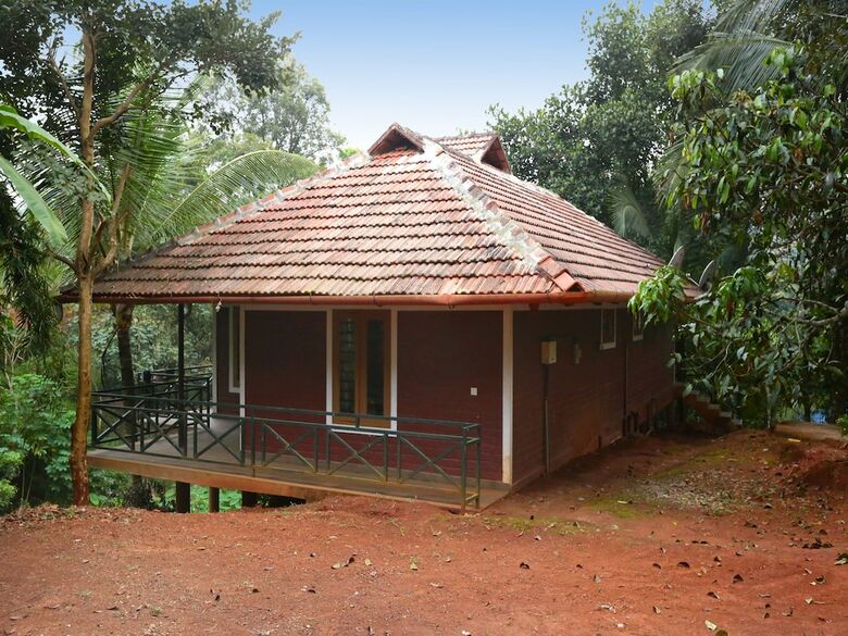 Oyo 10484 Hotel Coffee County Retreat