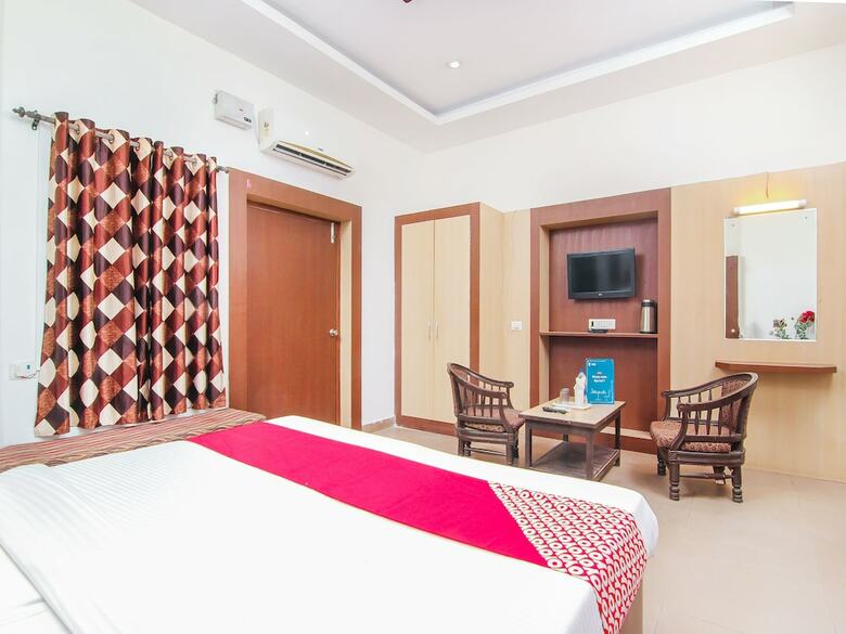 Hotel Oyo 13097 Prayag Holidays