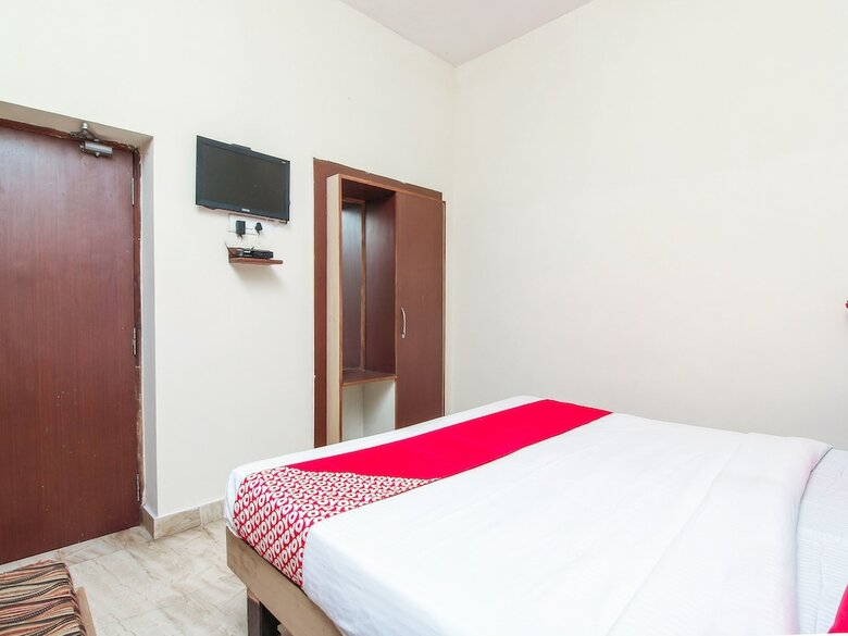 Hotel Oyo 13097 Prayag Holidays