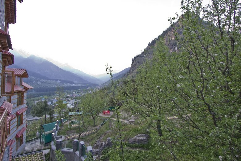 Hotel Foghills Cottages Manali