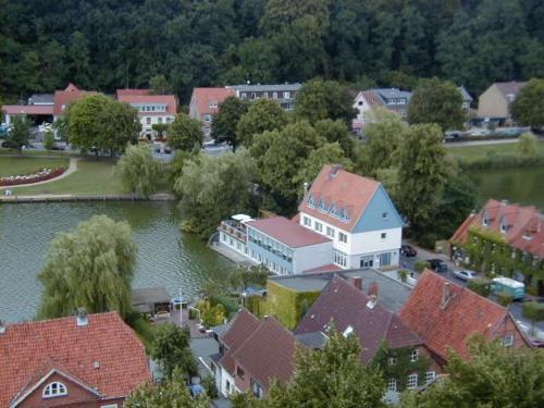 Restaurant Und Hotel Zum Weissen Ross