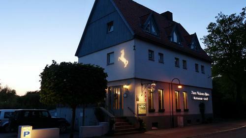 Restaurant Und Hotel Zum Weissen Ross