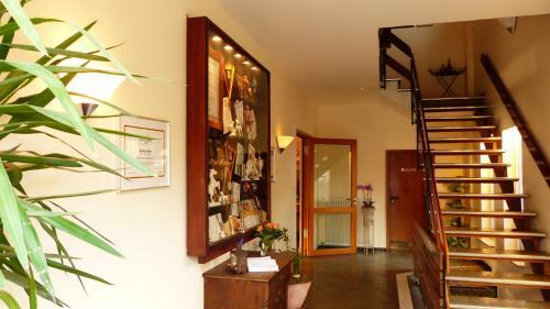 Restaurant Und Hotel Zum Weissen Ross