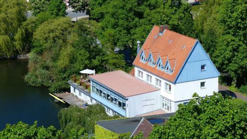 Restaurant Und Hotel Zum Weissen Ross