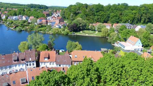 Restaurant Und Hotel Zum Weissen Ross