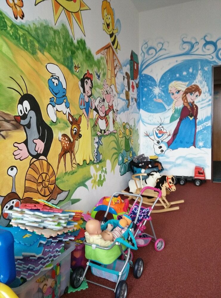 Hostal Hotel Chur�?ov