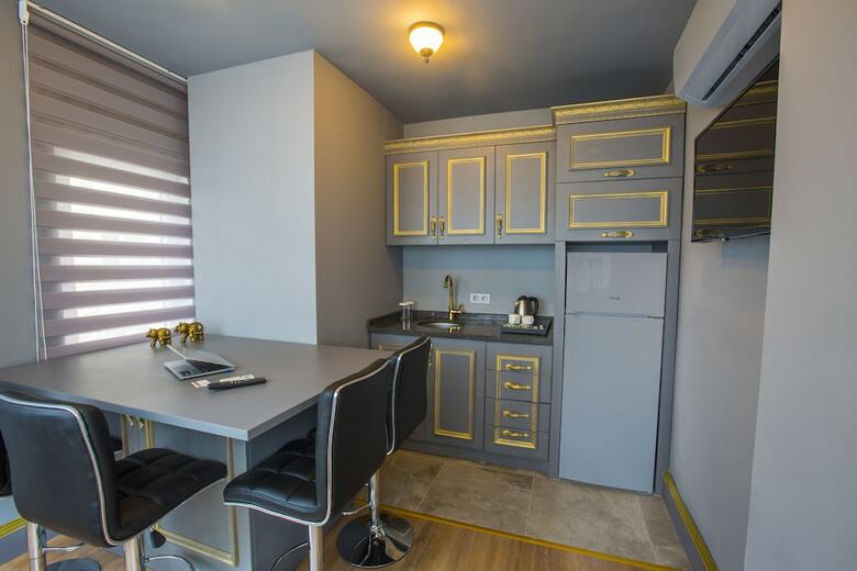Hotel Real King Suit Otel