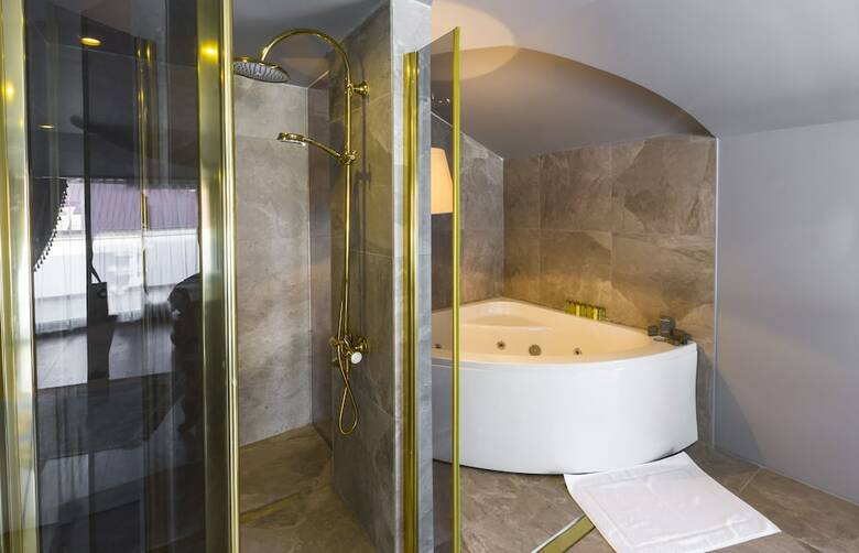 Hotel Real King Suit Otel