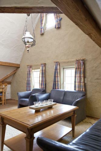 Hotel Saschwaller Burehus Holzwurm