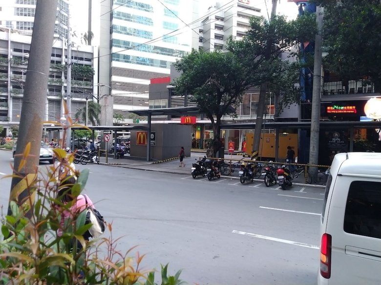 The Peak Tower In Heart Of Makati Cbd