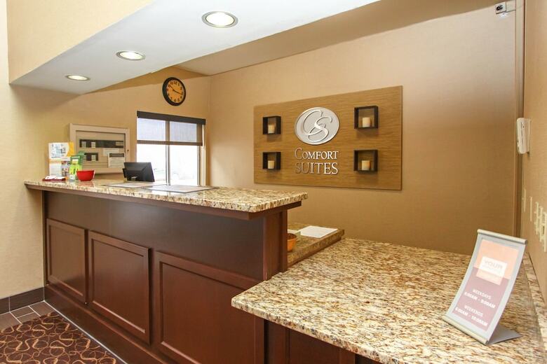 Hotel Comfort Suites University