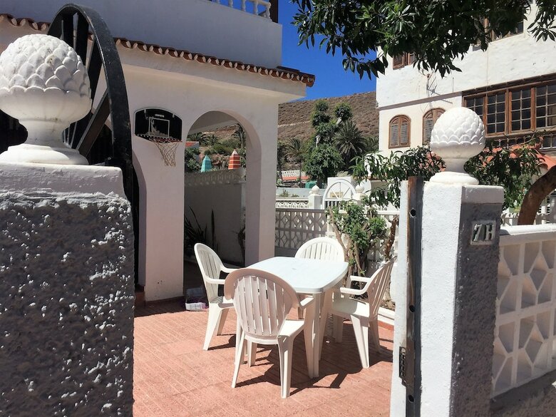 Apartamentos La Palmera 1 Holiday Home