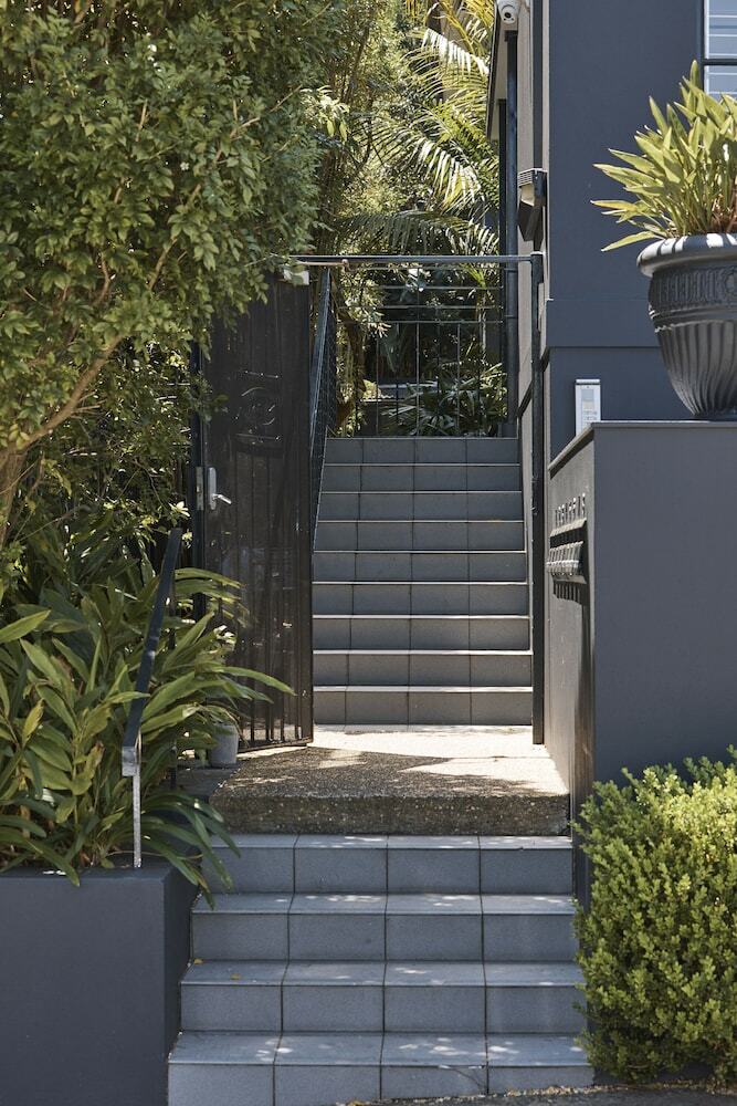 Ballantyne At Mosman Serviced Apartment