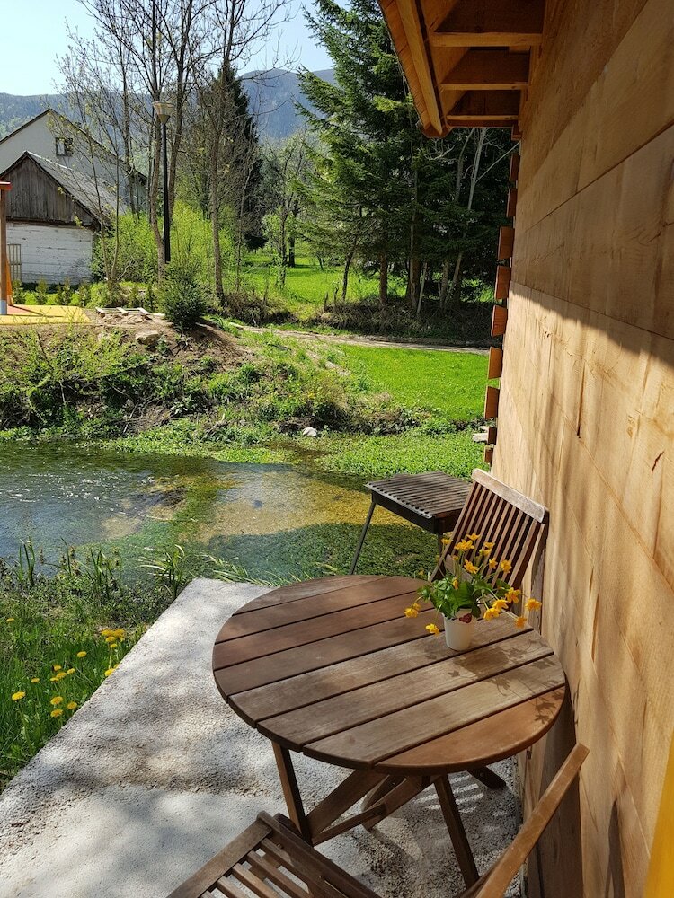 Vodenica Vrelo Chalets