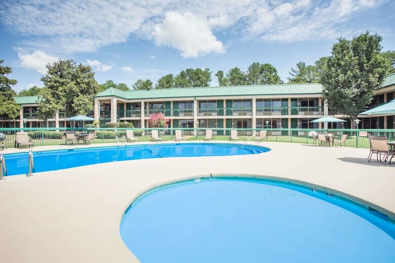 Hotel Ramada By Wyndham & Suites Warner Robins