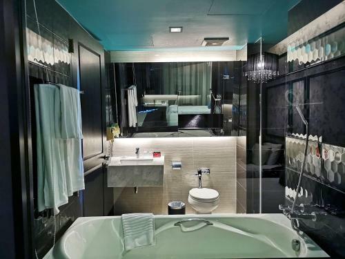 Hotel Tsix5 Quarter