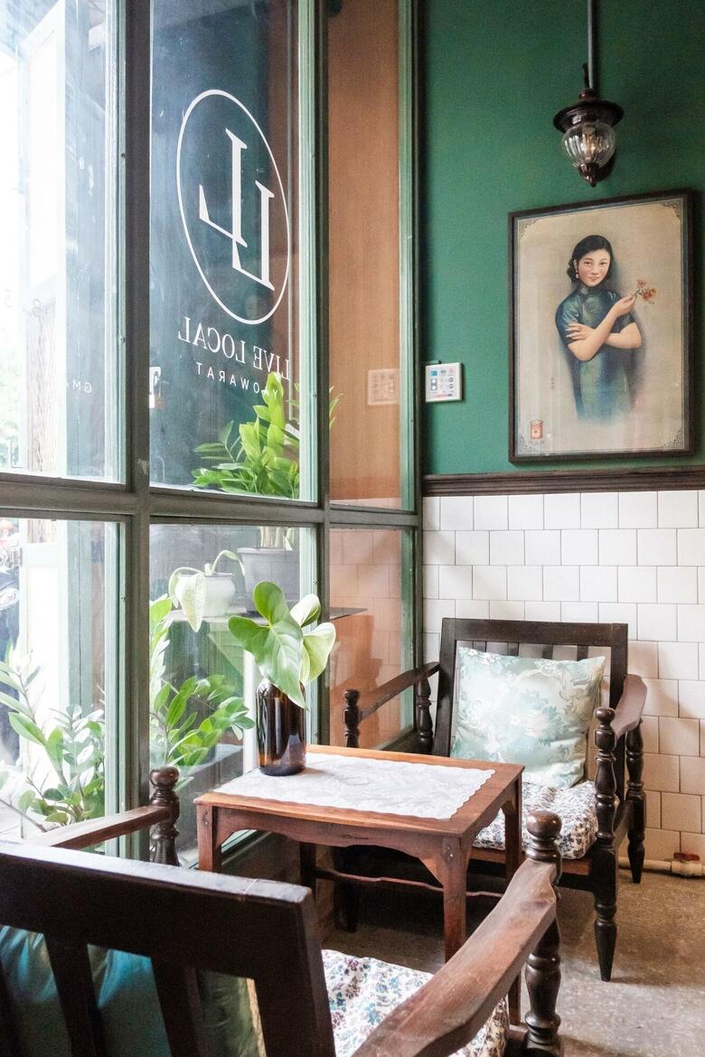 Hostal Live Local