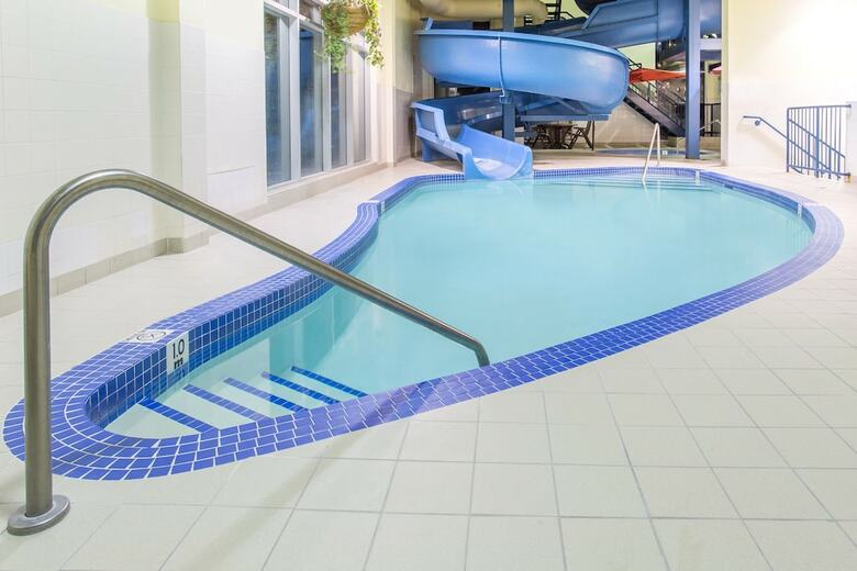 Hotel Canmore Inn & Suites