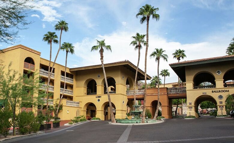 Hotel Pointe Hilton Tapatio Cliffs Resort