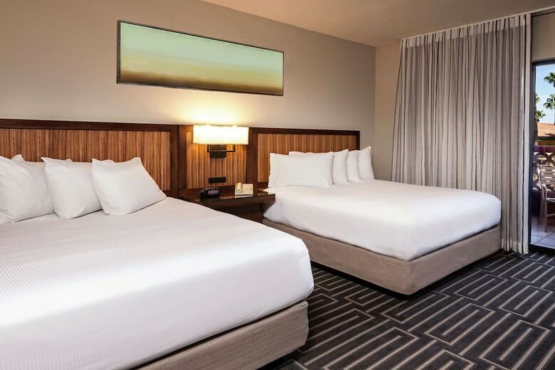 Hotel Pointe Hilton Tapatio Cliffs Resort