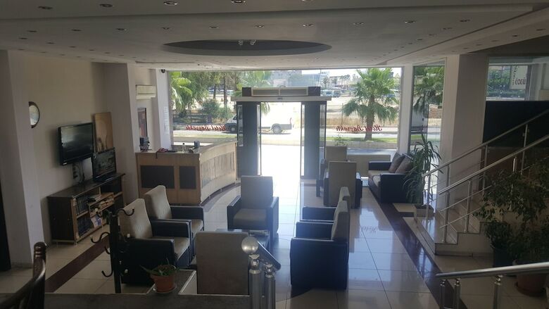 Hotel Bayrakli Otel