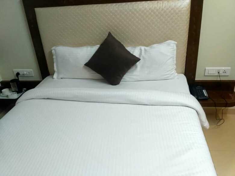 Hotel Maval Grand