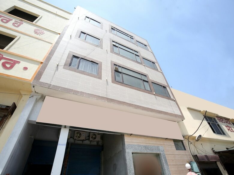 Hotel Oyo 14784 Angad Residency