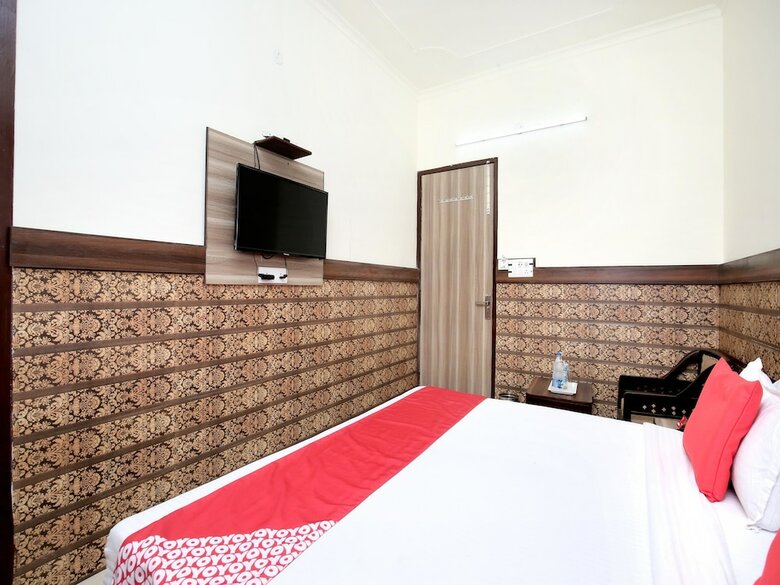 Hotel Oyo 14784 Angad Residency