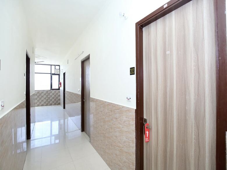 Hotel Oyo 14784 Angad Residency