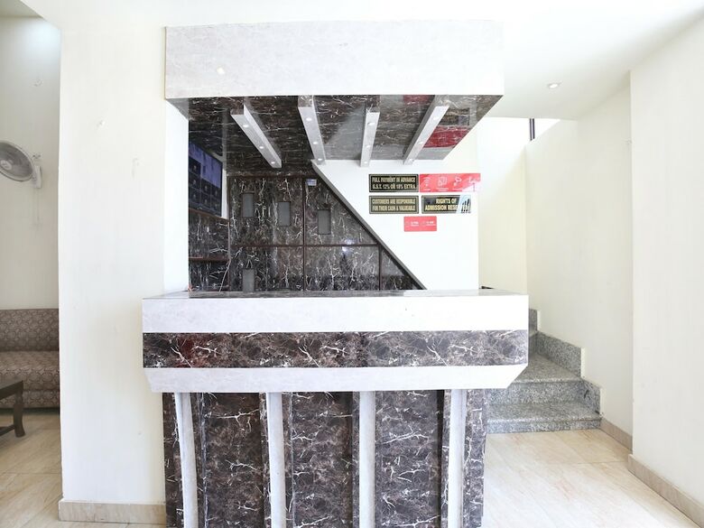 Hotel Oyo 14784 Angad Residency