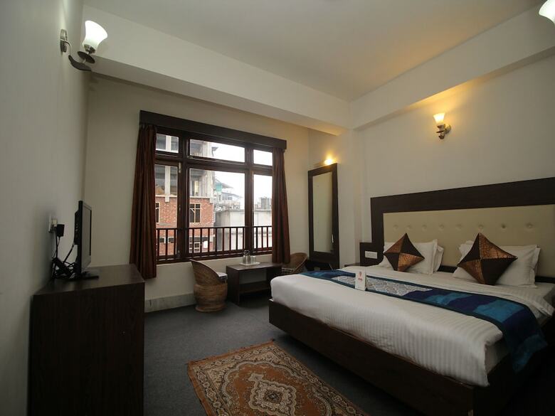 Oyo 7620 Hotel Yukim Residency