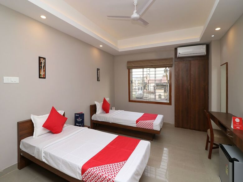 Hotel Oyo 13167 Nirvana Lodge