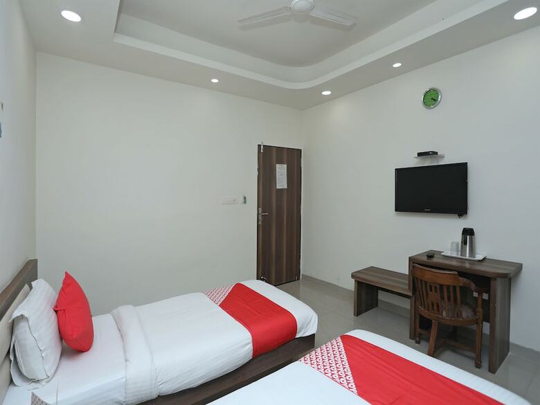 Hotel Oyo 14593 Smart Rooms By Shree Vatika