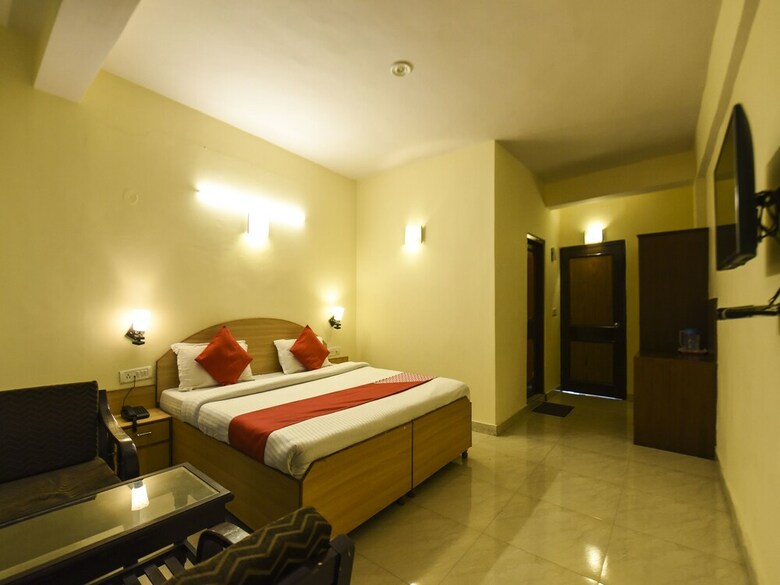 Oyo 14958 Hotel Purnima