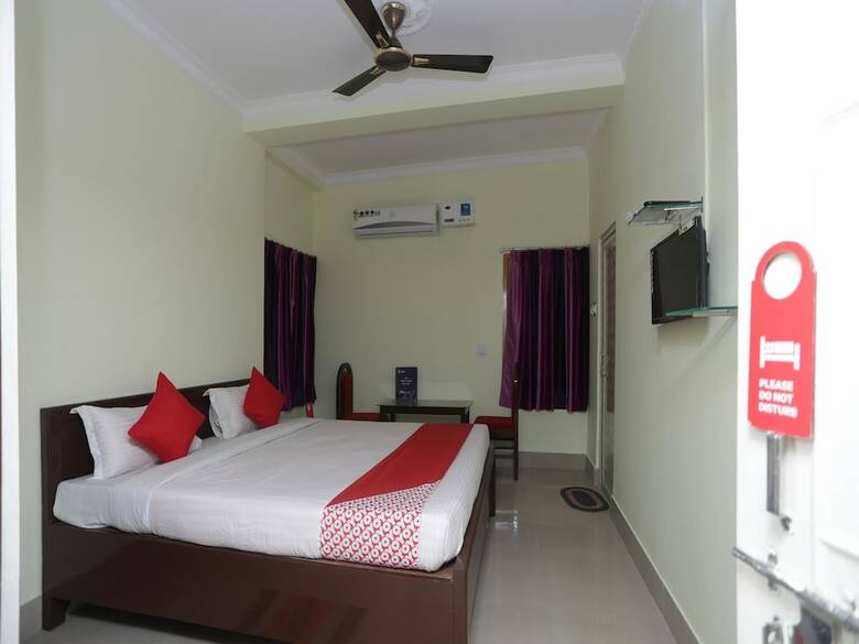 Hotel Oyo 13859 Soveet Residency