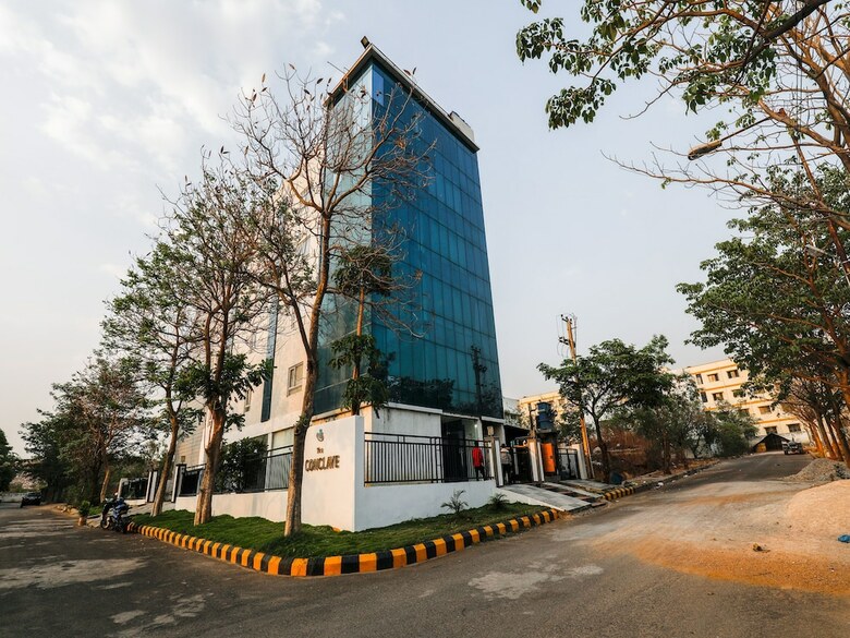 Hotel Oyo 14504 The Conclave