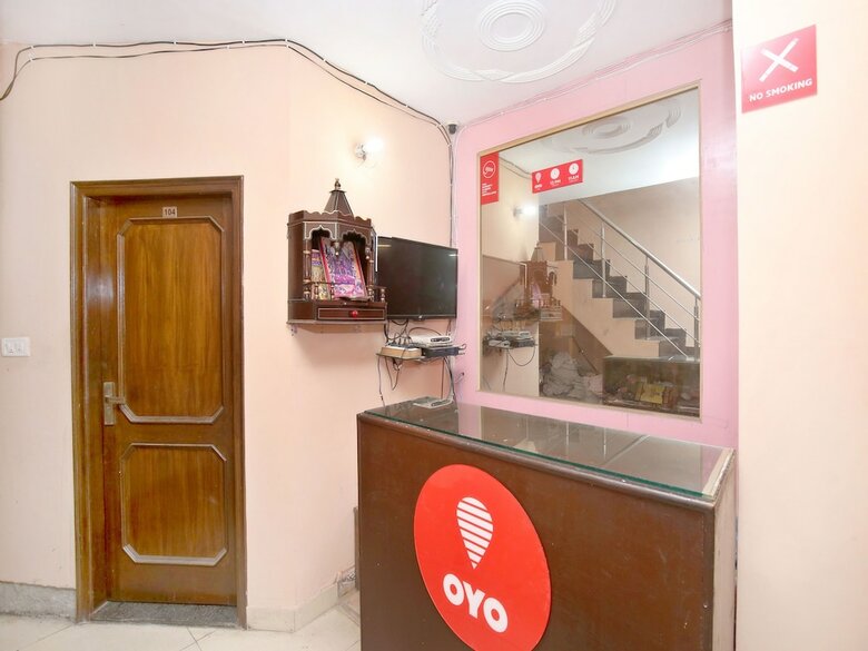 Oyo 13700 Hotel Star Palace