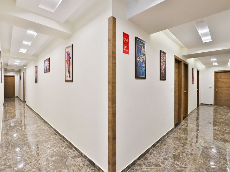 Hotel Oyo 14211 Laxmi Palace