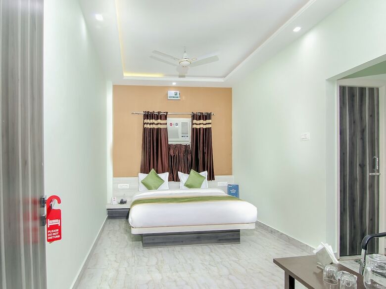 Hotel Oyo 6252 Deepak Palace