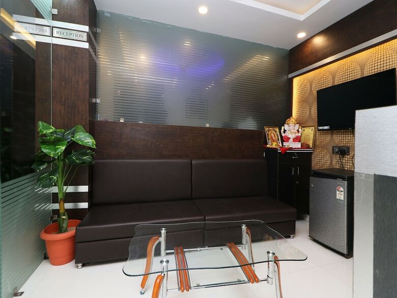 Oyo 15671 Hotel Jalsa Dlx