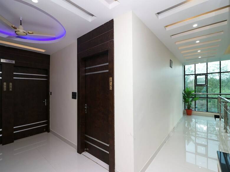 Oyo 15671 Hotel Jalsa Dlx