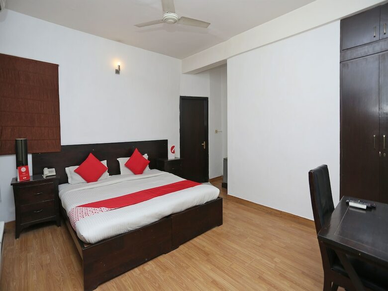 Oyo 15401 Hotel Surana Palace
