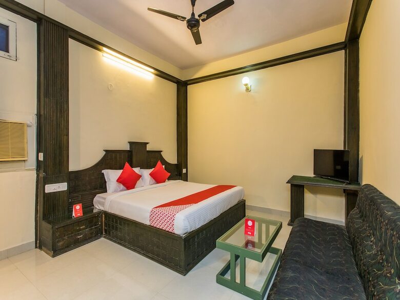 Oyo 15401 Hotel Surana Palace