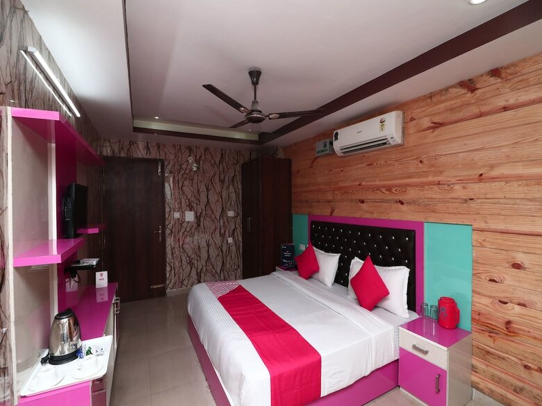 Apartamento Oyo 15794 Jatin Hotel