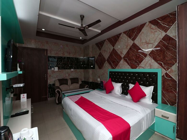 Apartamento Oyo 15794 Jatin Hotel