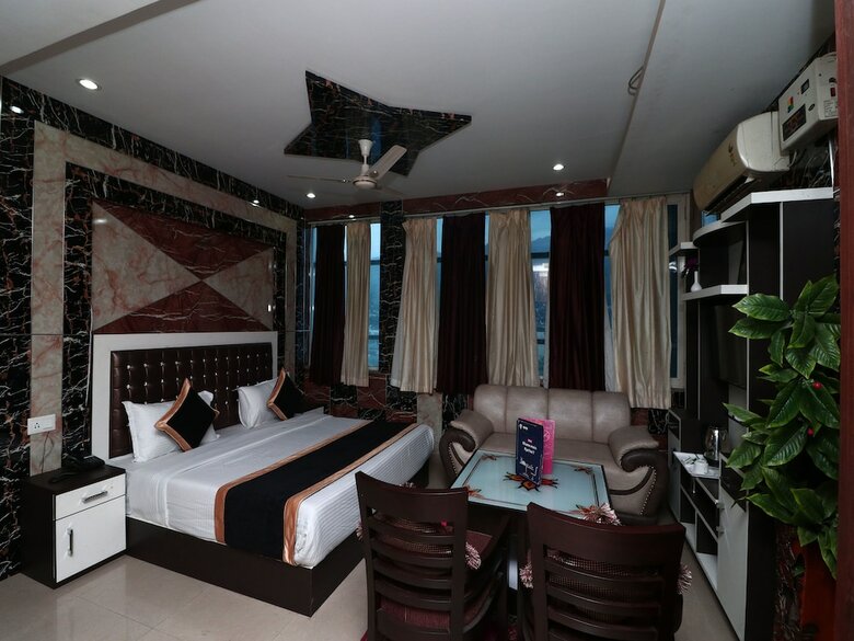 Apartamento Oyo 15794 Jatin Hotel